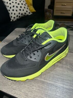 Nike Women’s Black and Neon Green Air Max